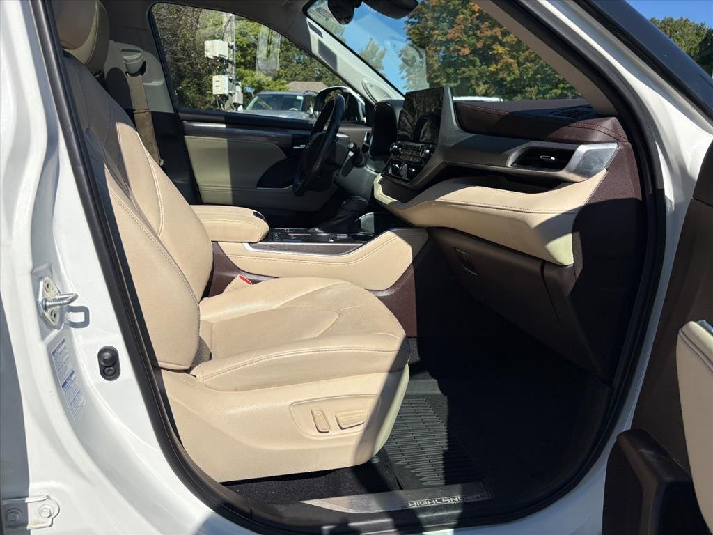 2020 Toyota Highlander Platinum - Photo 17