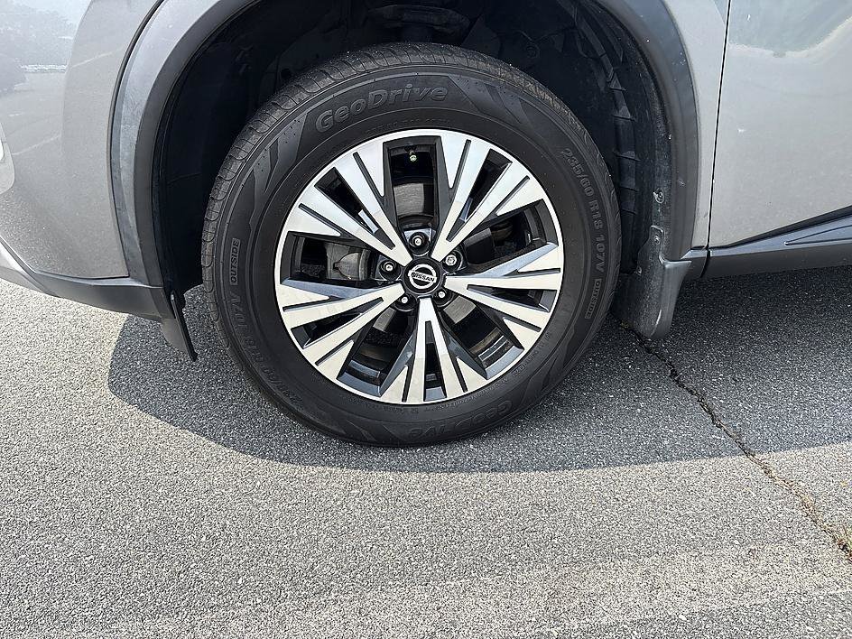 Used 2021 Gun Metallic Nissan SV image 9