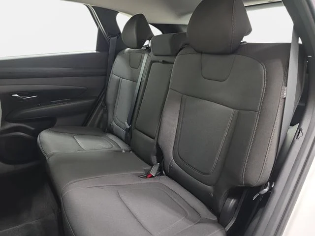 Used 2025 White Hyundai SE image 13