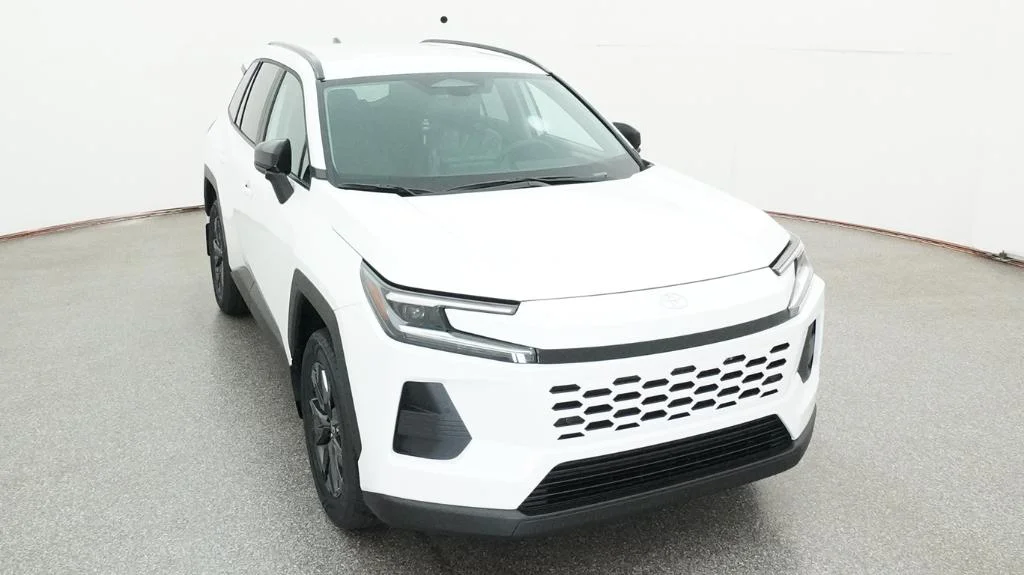 New 2026 Ice Cap Toyota XLE Premium image 17