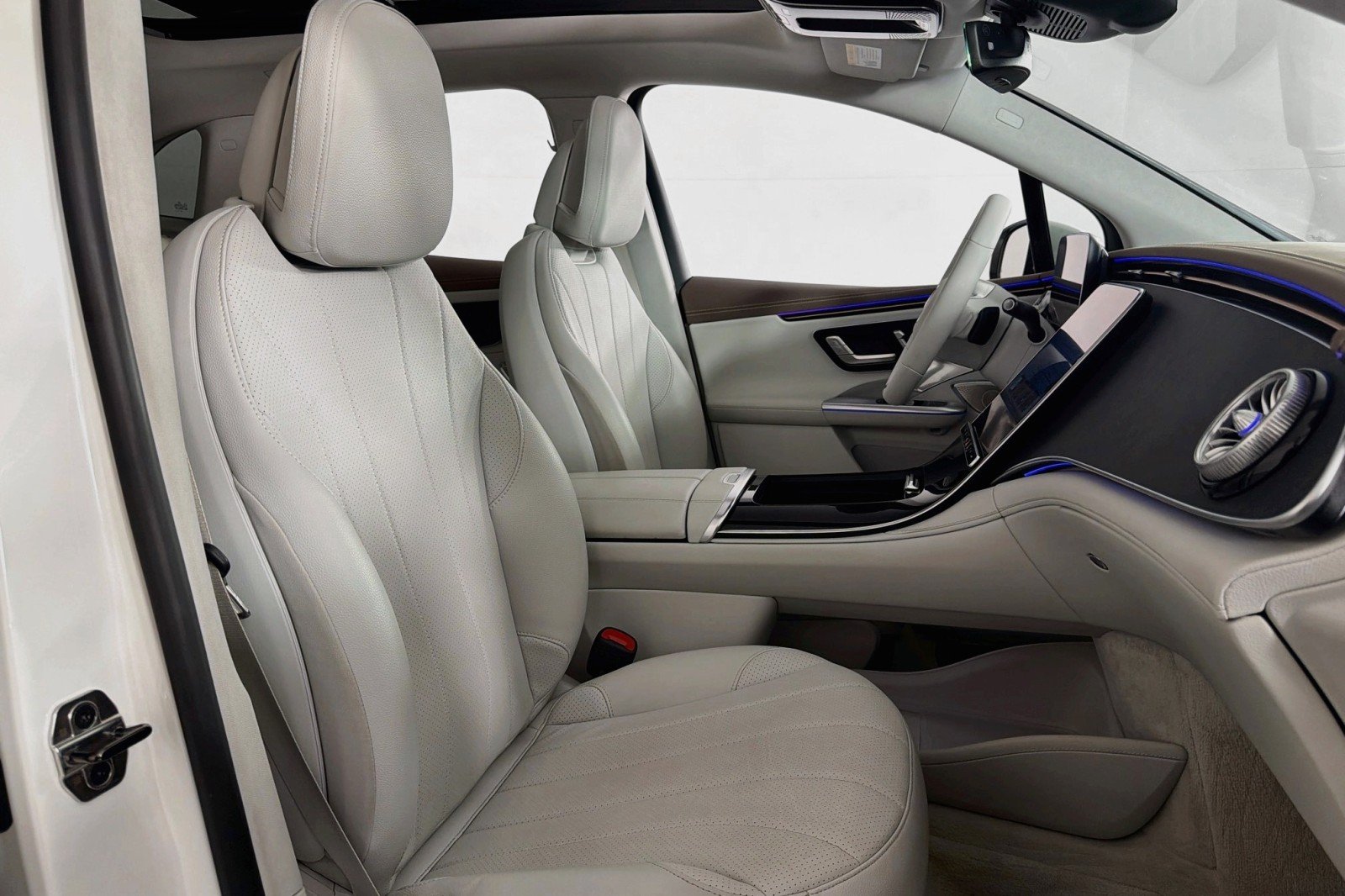 Certified Used 2023 MANUFAKTUR Diamond White Metallic Mercedes-Benz EQE 350 image 8