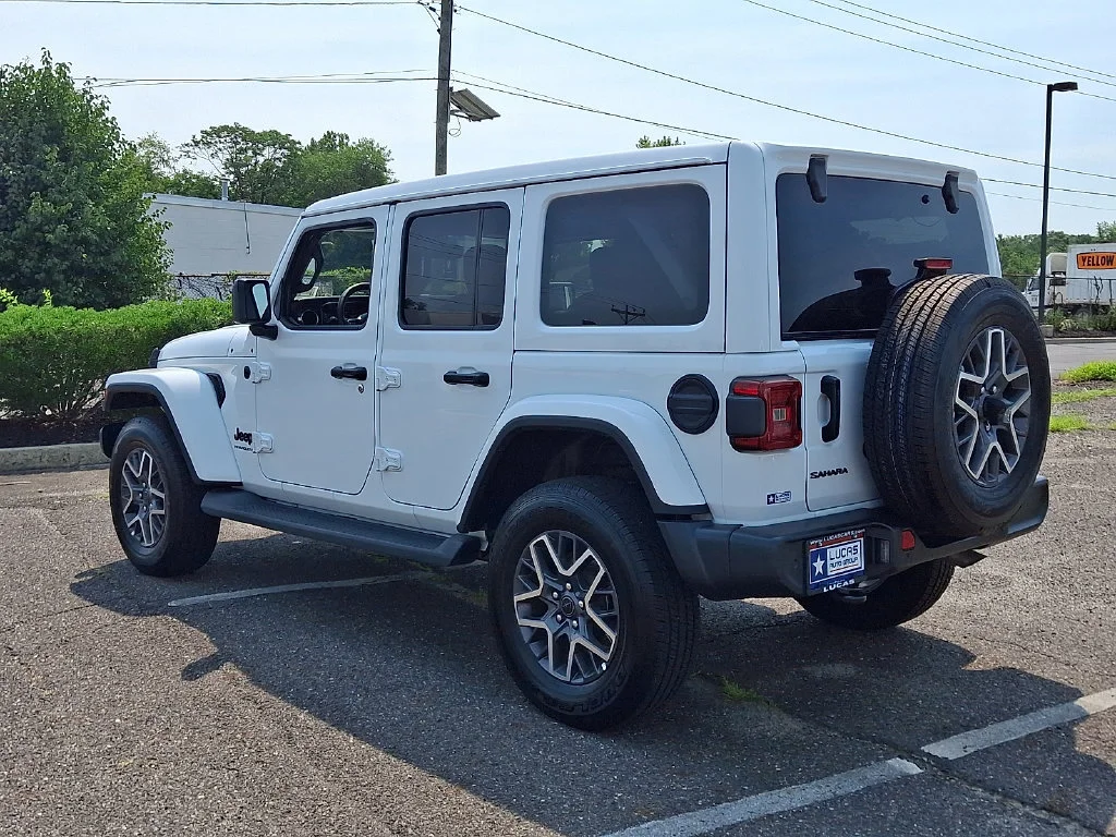 Used 2025 White Jeep 4-Door Sahara 4x4 image 8