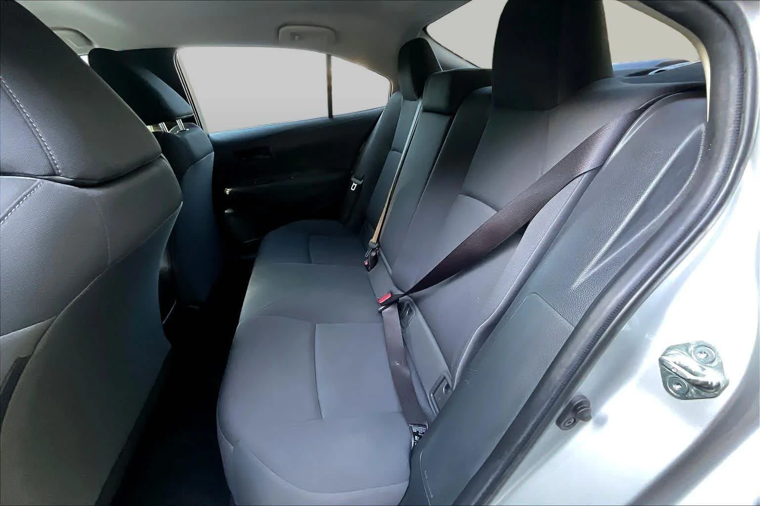 Certified Used 2022 Classic Silver Metallic Toyota LE image 19