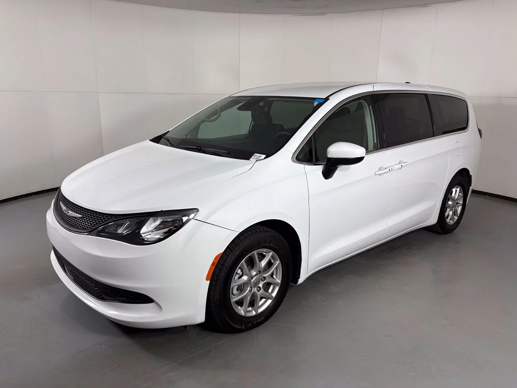 Used 2023 White Chrysler LX image 4