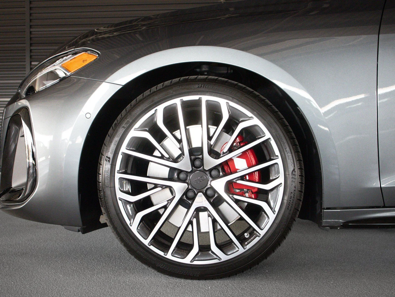 New 2026 Daytona Gray Pearl Effect Audi Premium Plus image 5