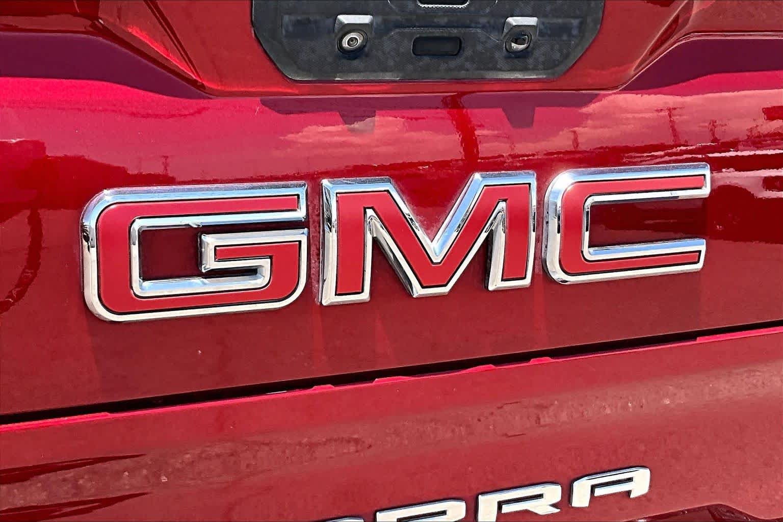 Certified Used 2021 Cayenne Red Tintcoat GMC SLT image 31