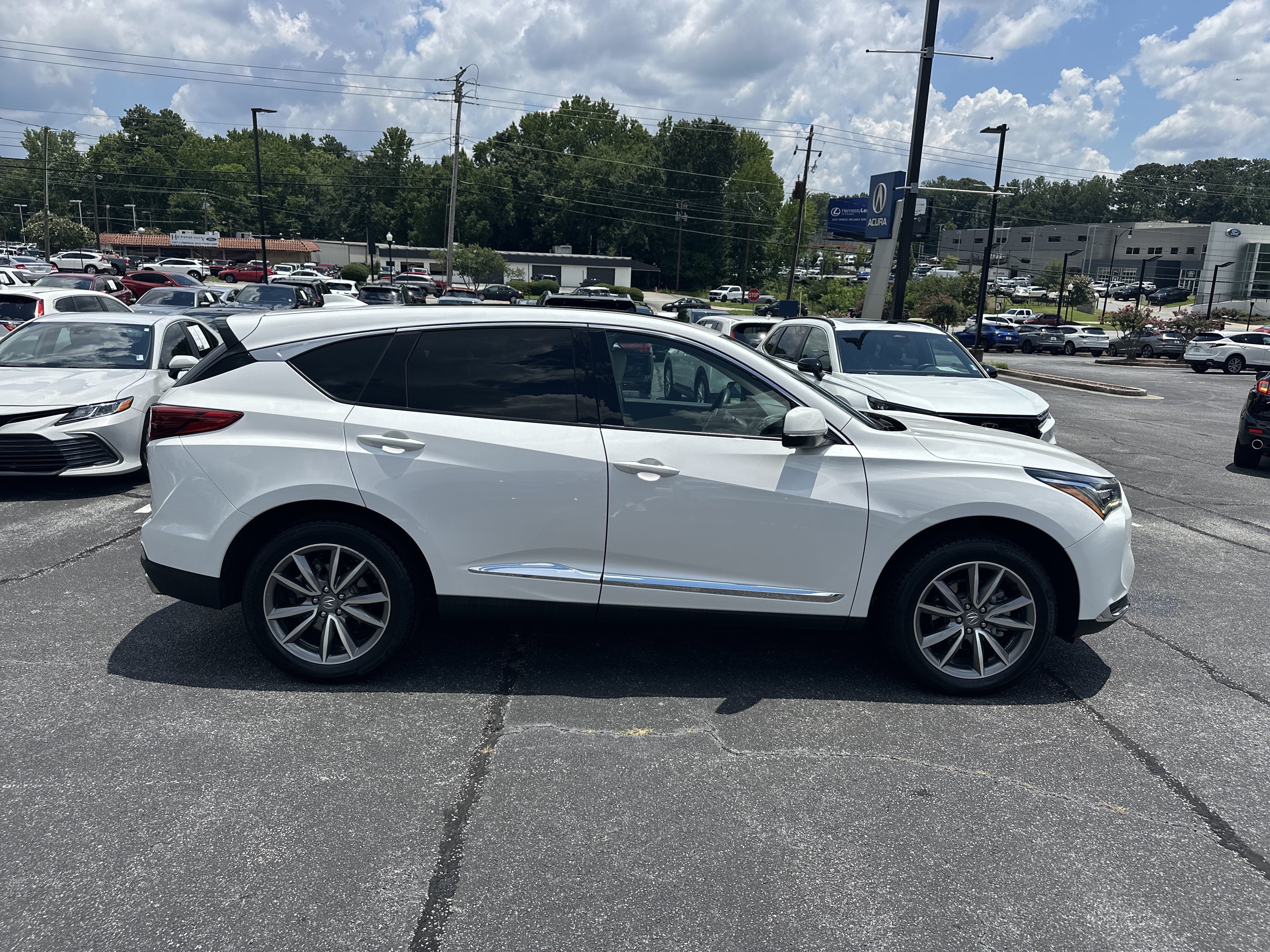 Used 2023 Platinum White Pearl Acura w/Technology Package image 4