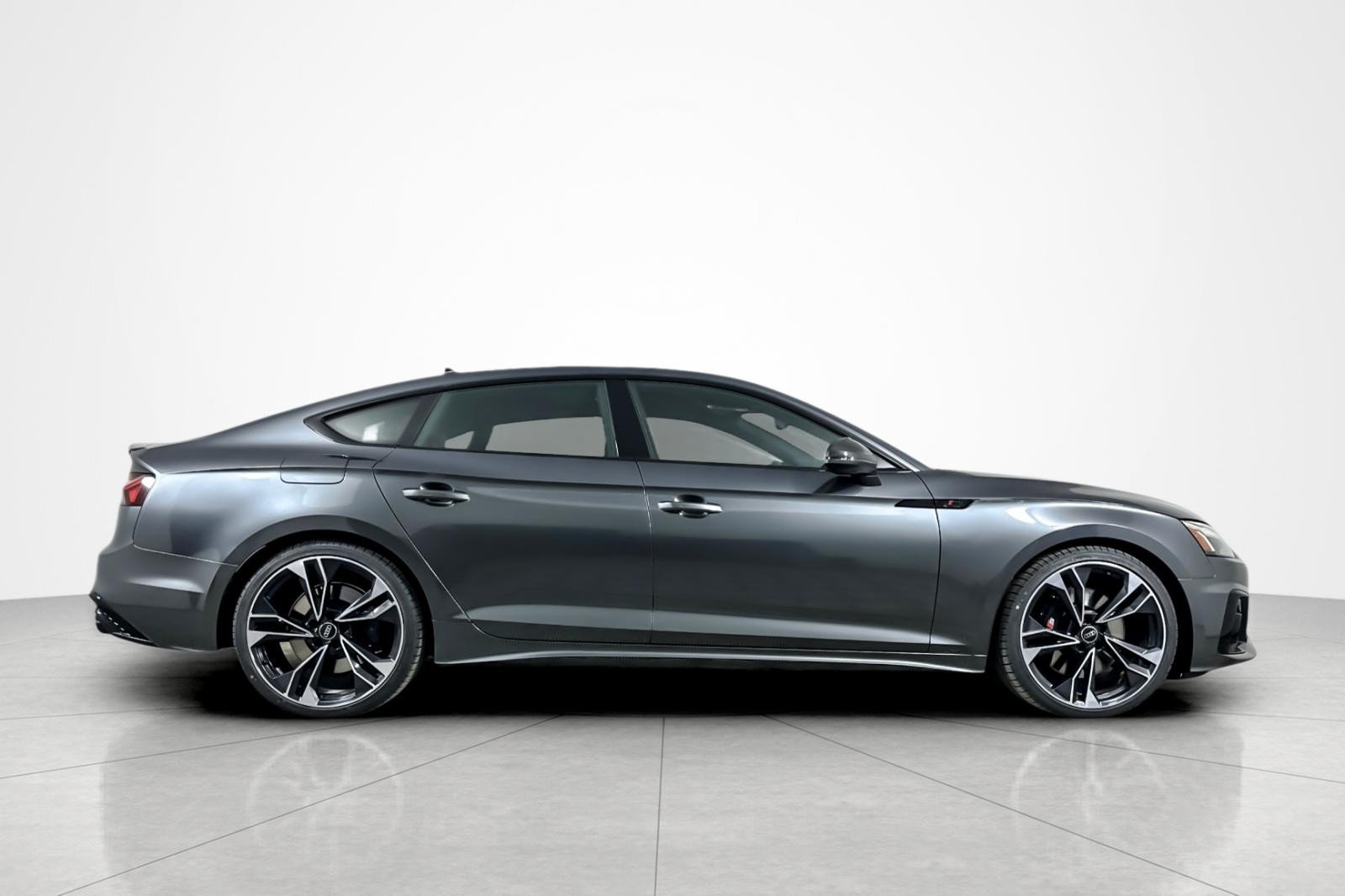 Used 2025 Daytona Gray Pearl Effect Audi Premium Plus 3.0 TFSI quattro image 6