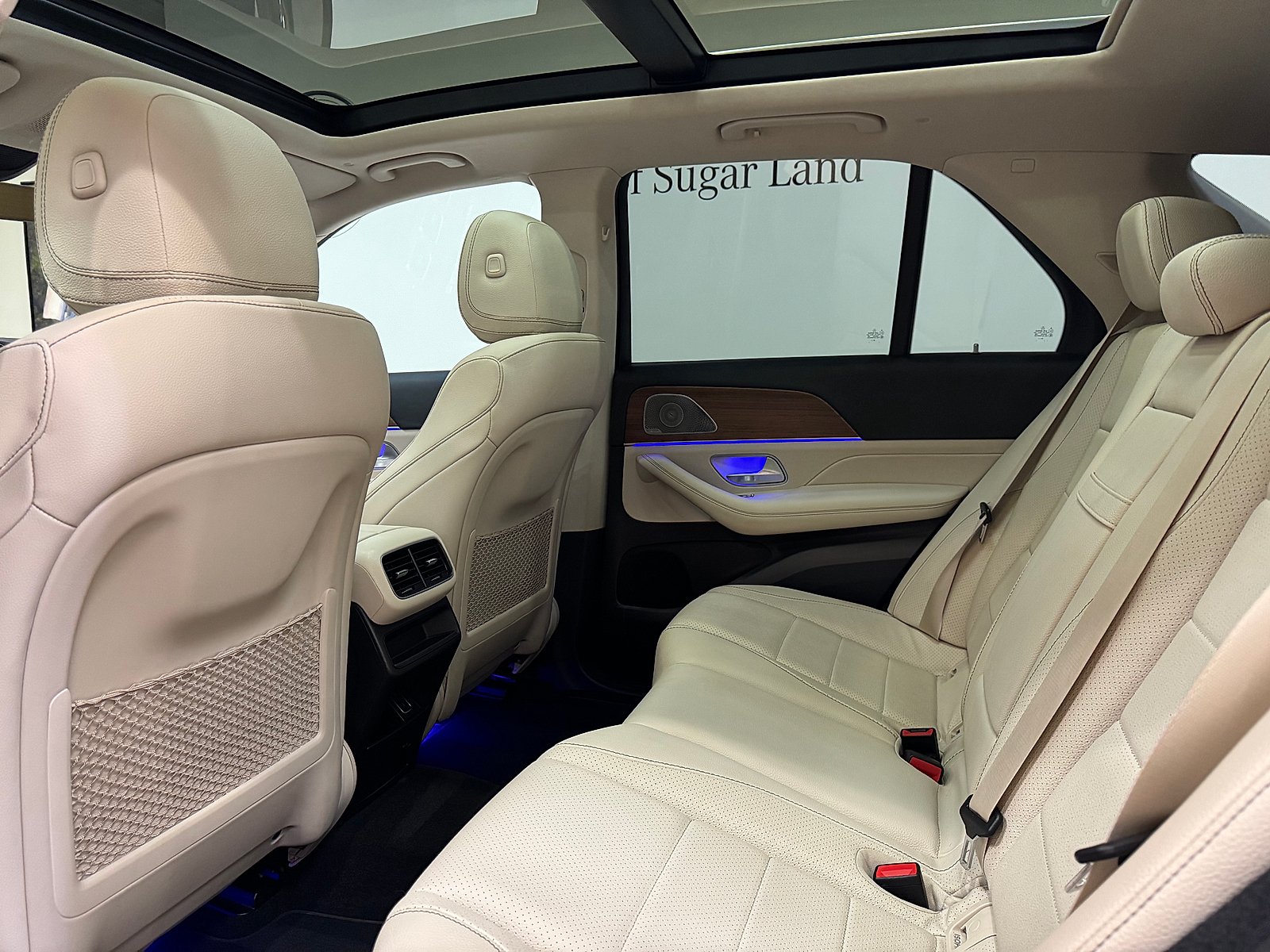 Certified Used 2022 Lunar Blue Metallic Mercedes-Benz 4MATIC® image 10