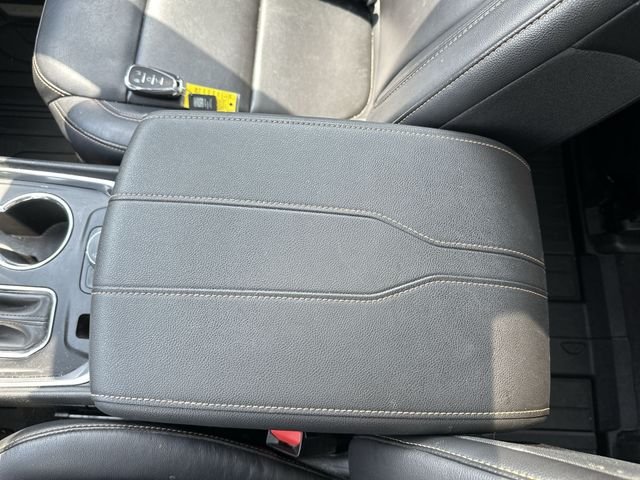 Used 2019 Gray Chevrolet 3LT image 25