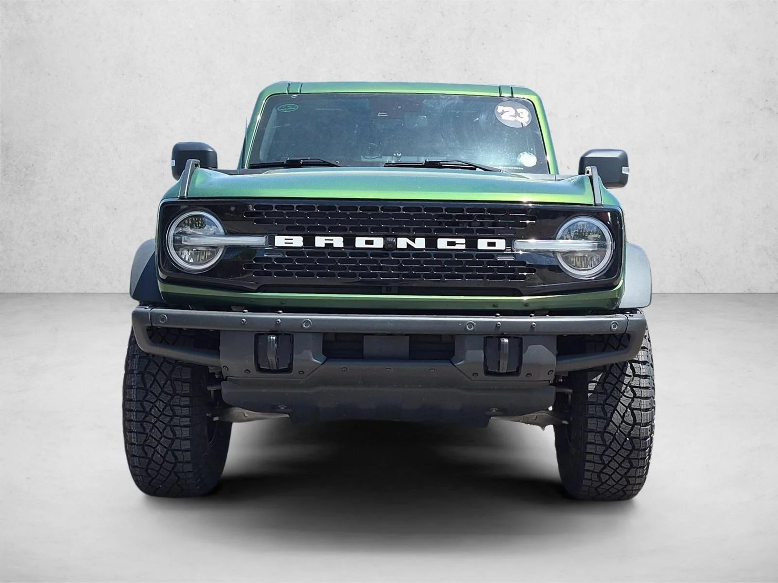 Used 2023 Eruption Green Metallic Ford Wildtrak image 2