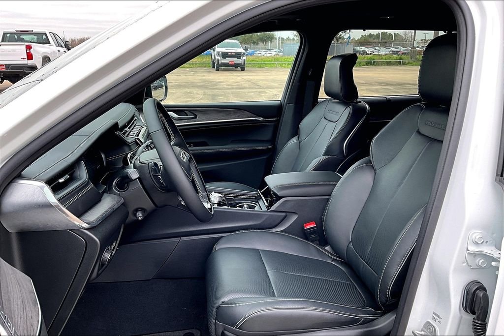 New 2025 Jeep Grand Cherokee L Overland 4D Sport Utility