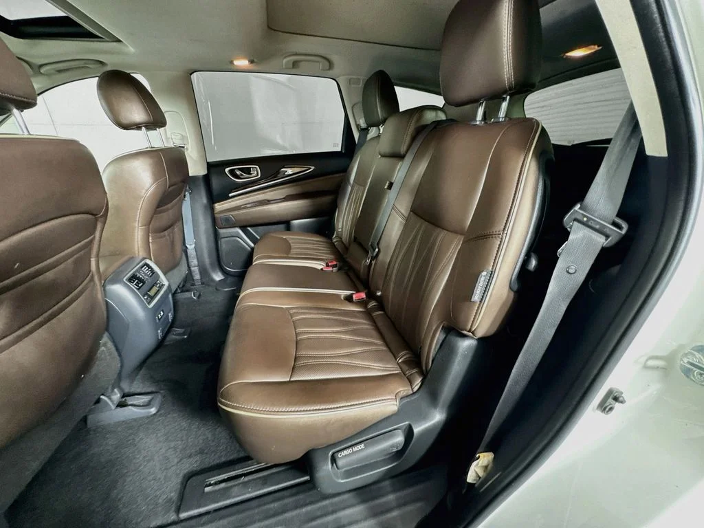 Certified Used 2019 White INFINITI LUXE image 32