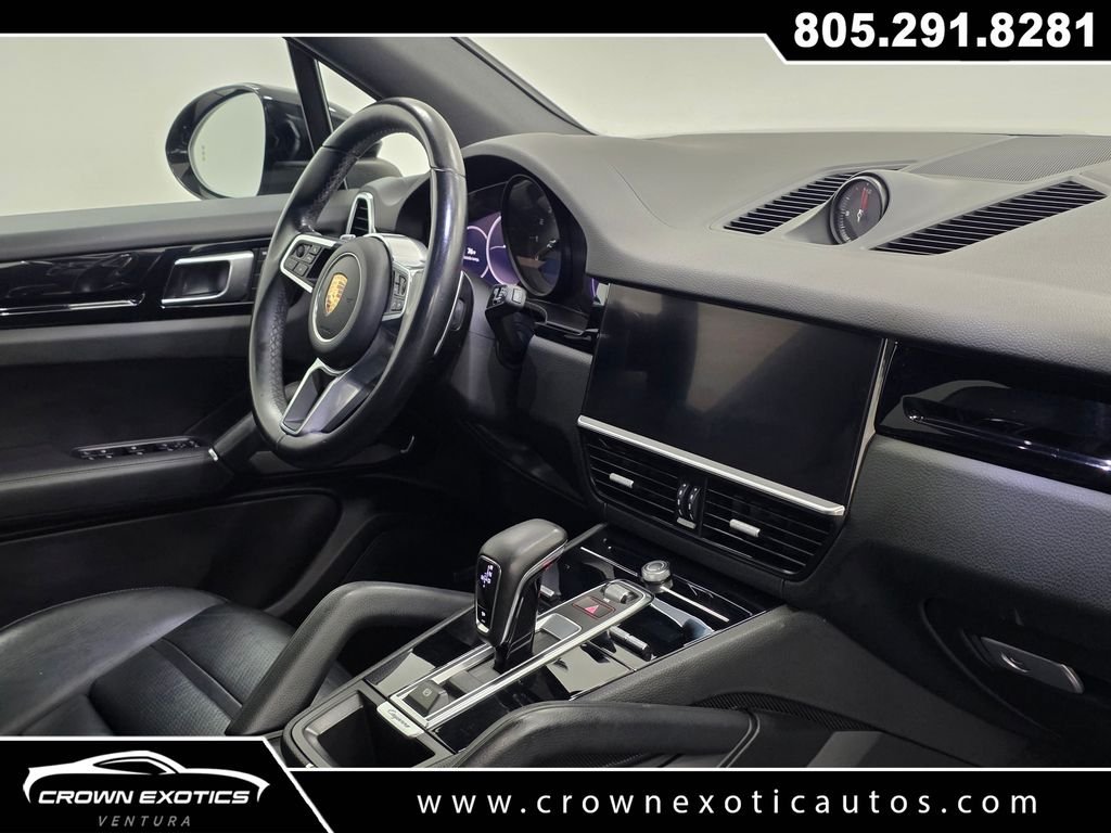 Used 2022  Porsche Base image 13