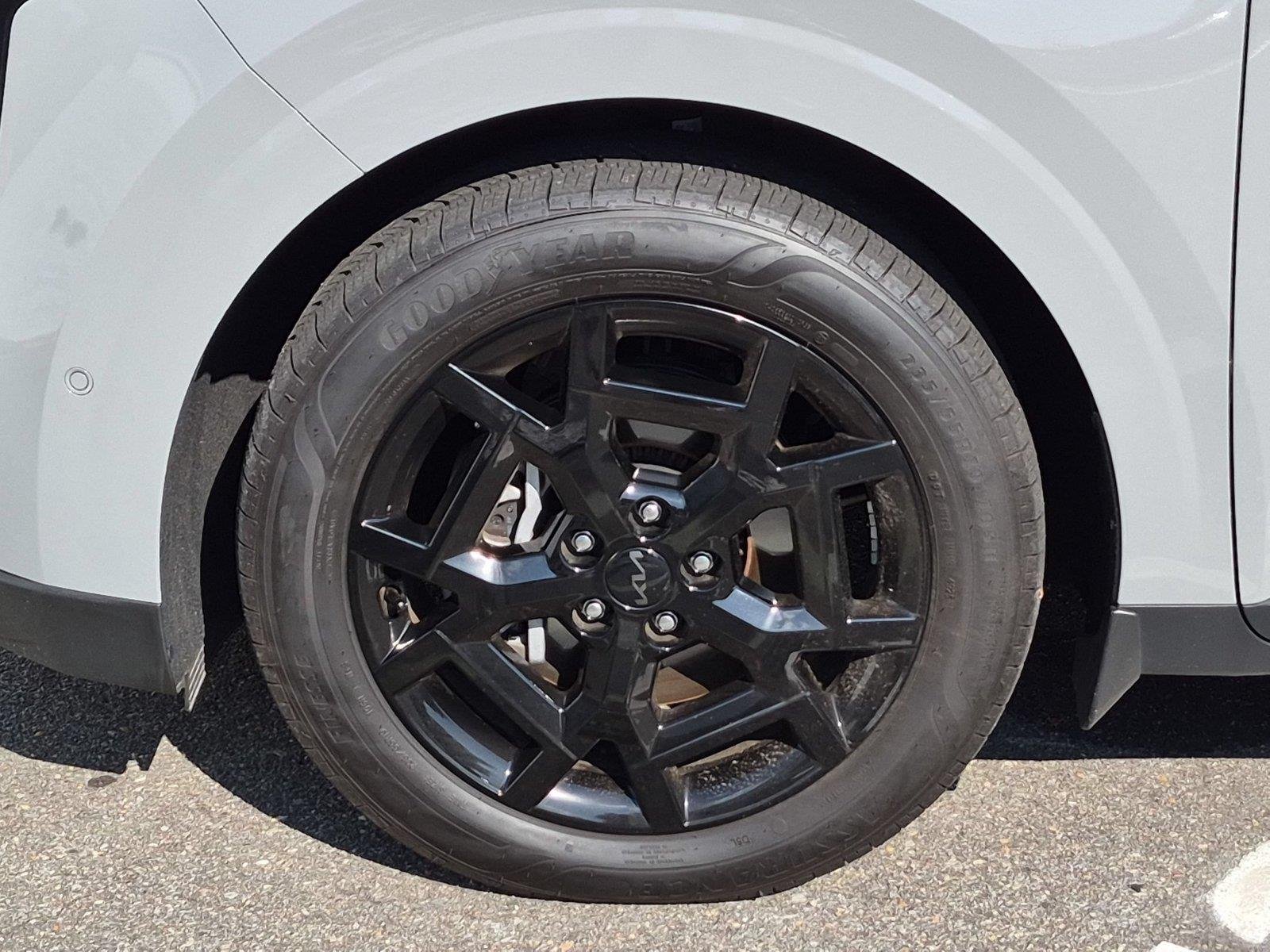 Used 2026 Ceramic Silver Kia SX image 10