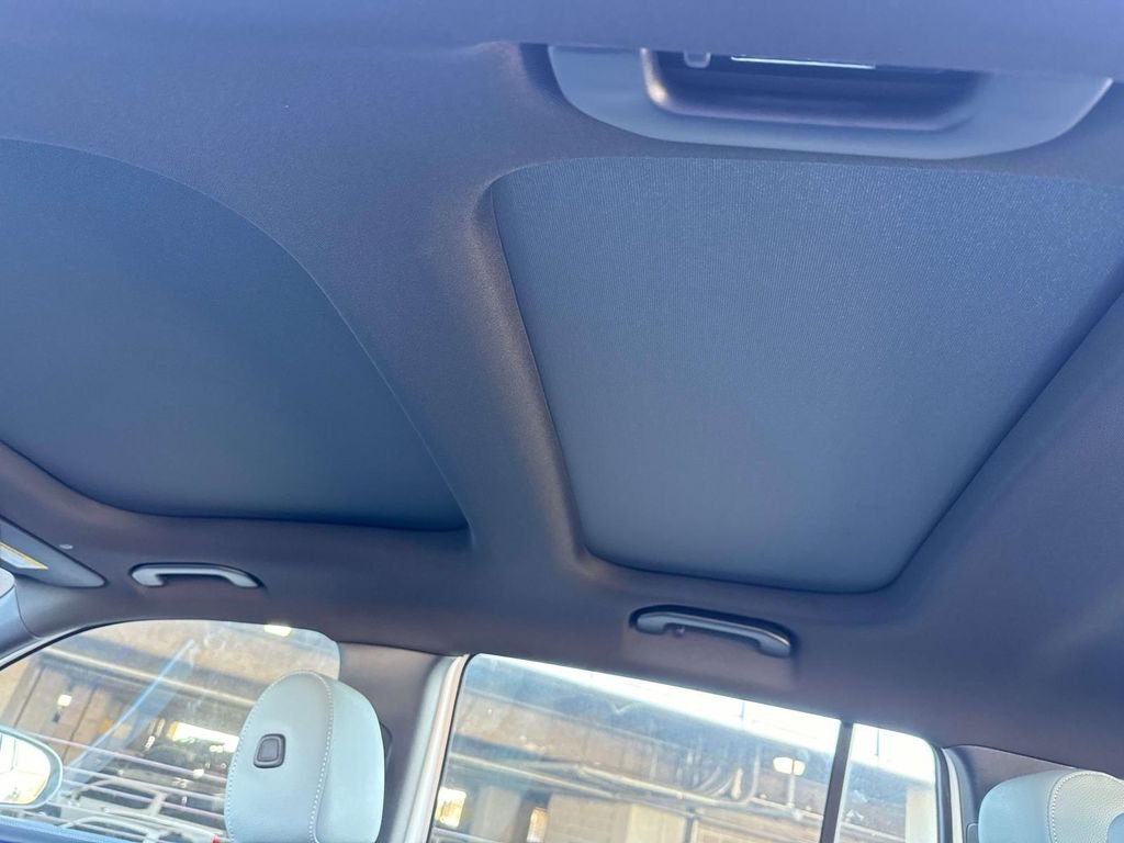 2025 Mercedes-Benz GLB GLB35 AMG - Photo 8