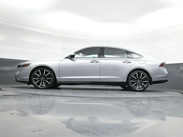 Used 2025  Honda Touring image 32