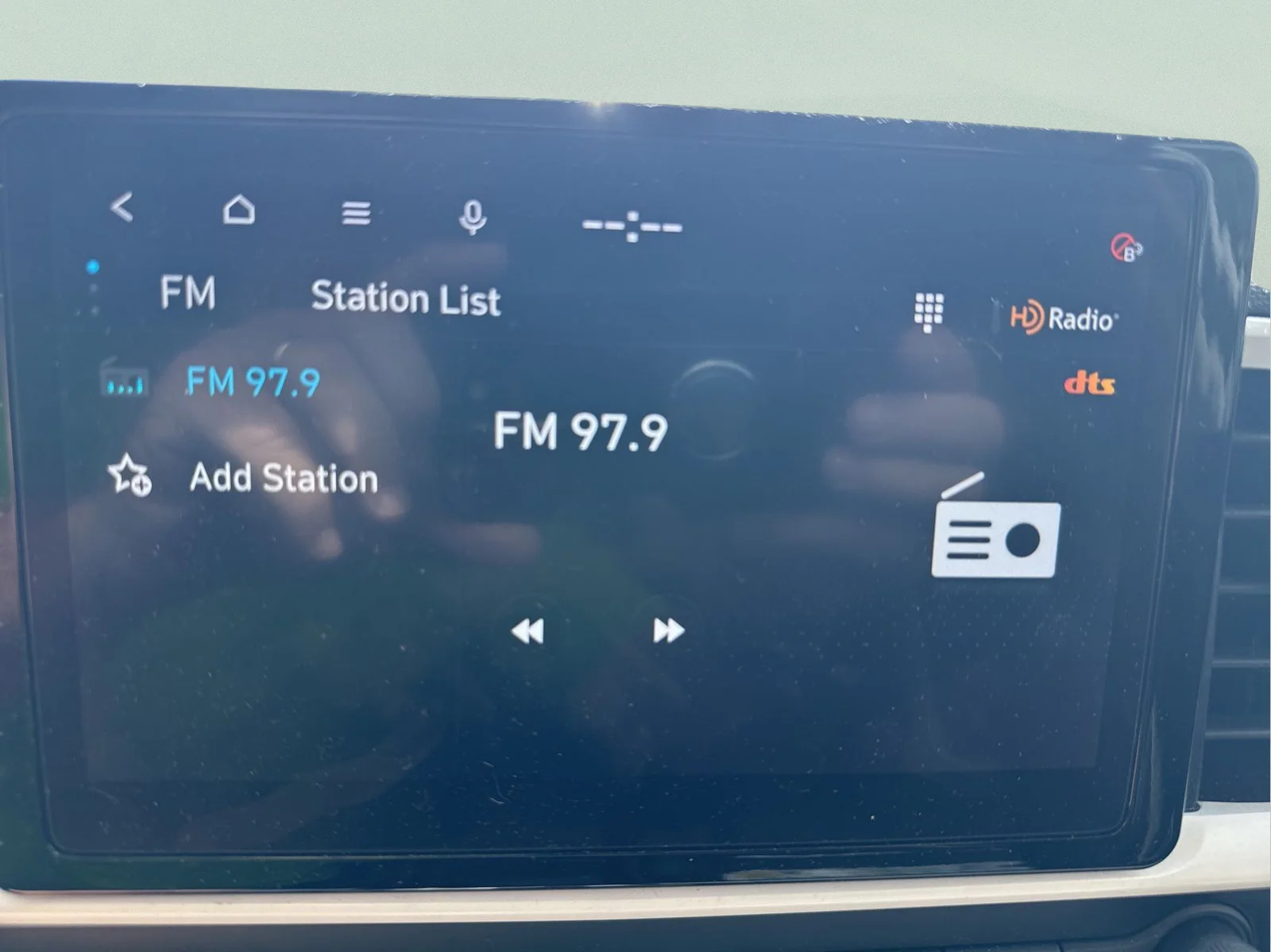 Used 2023 Ceramic White Hyundai Limited image 35