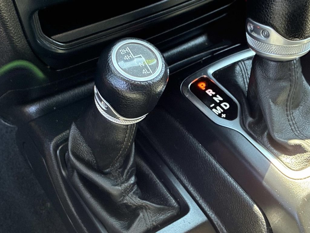 Used 2019 Red Jeep Unlimited Sport image 29