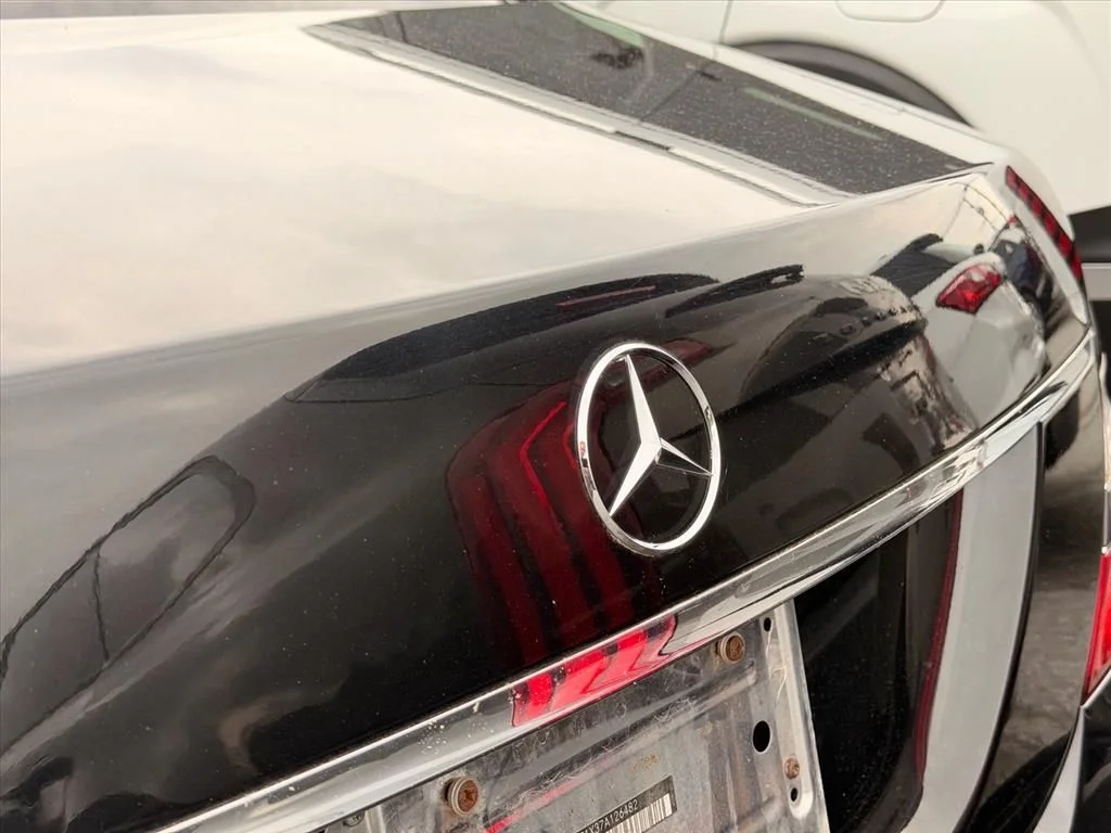 Used 2007 Black Mercedes-Benz S 550 image 12