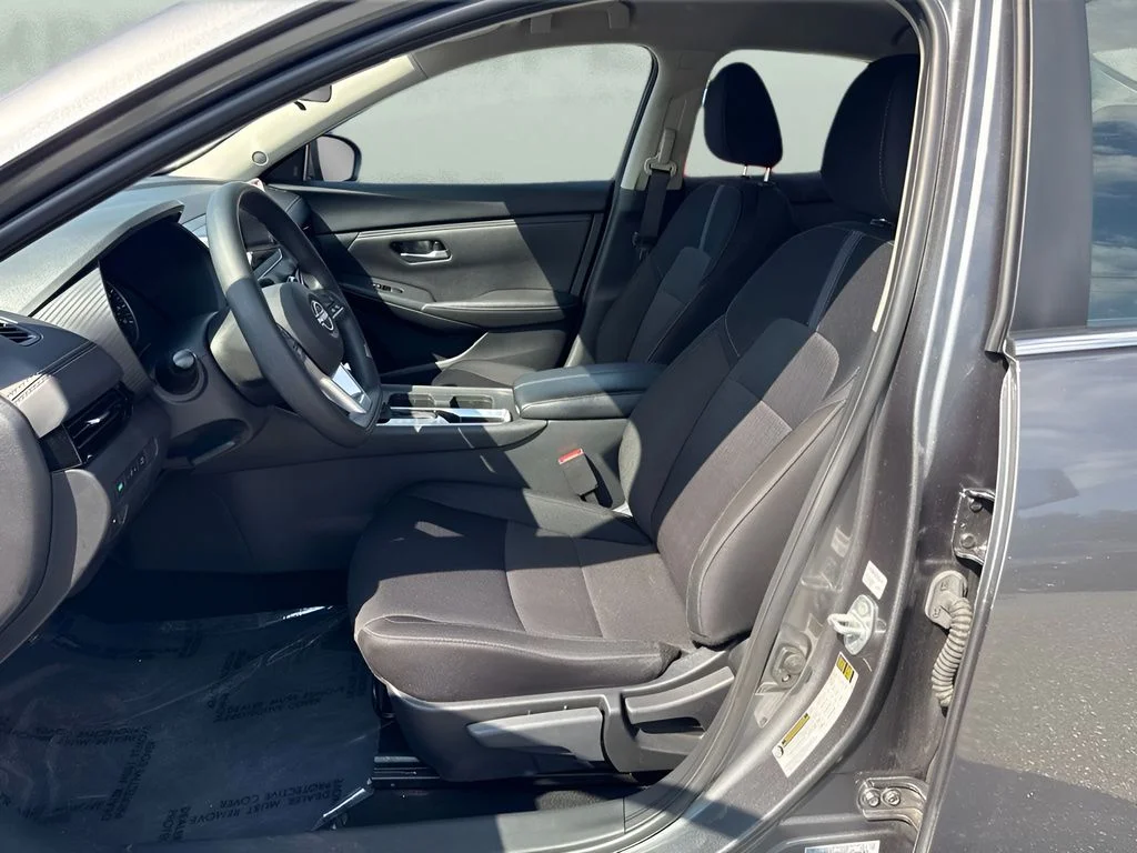 Used 2025 Gray Nissan SV image 6