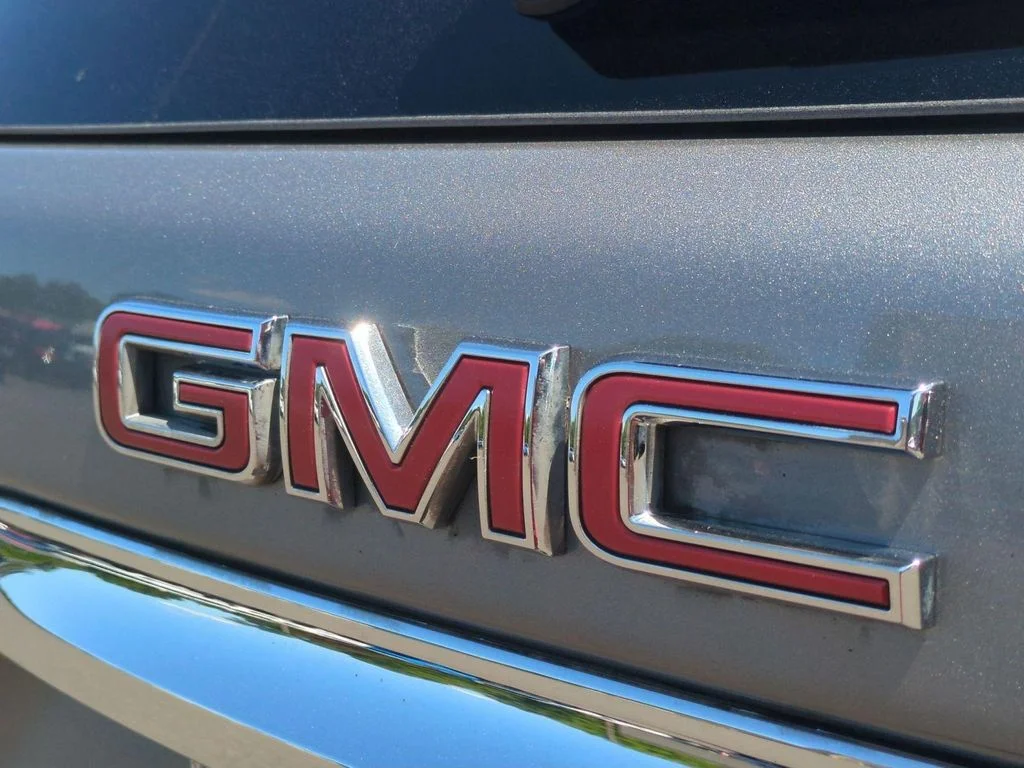 Used 2023 Sterling Metallic GMC SLT image 25