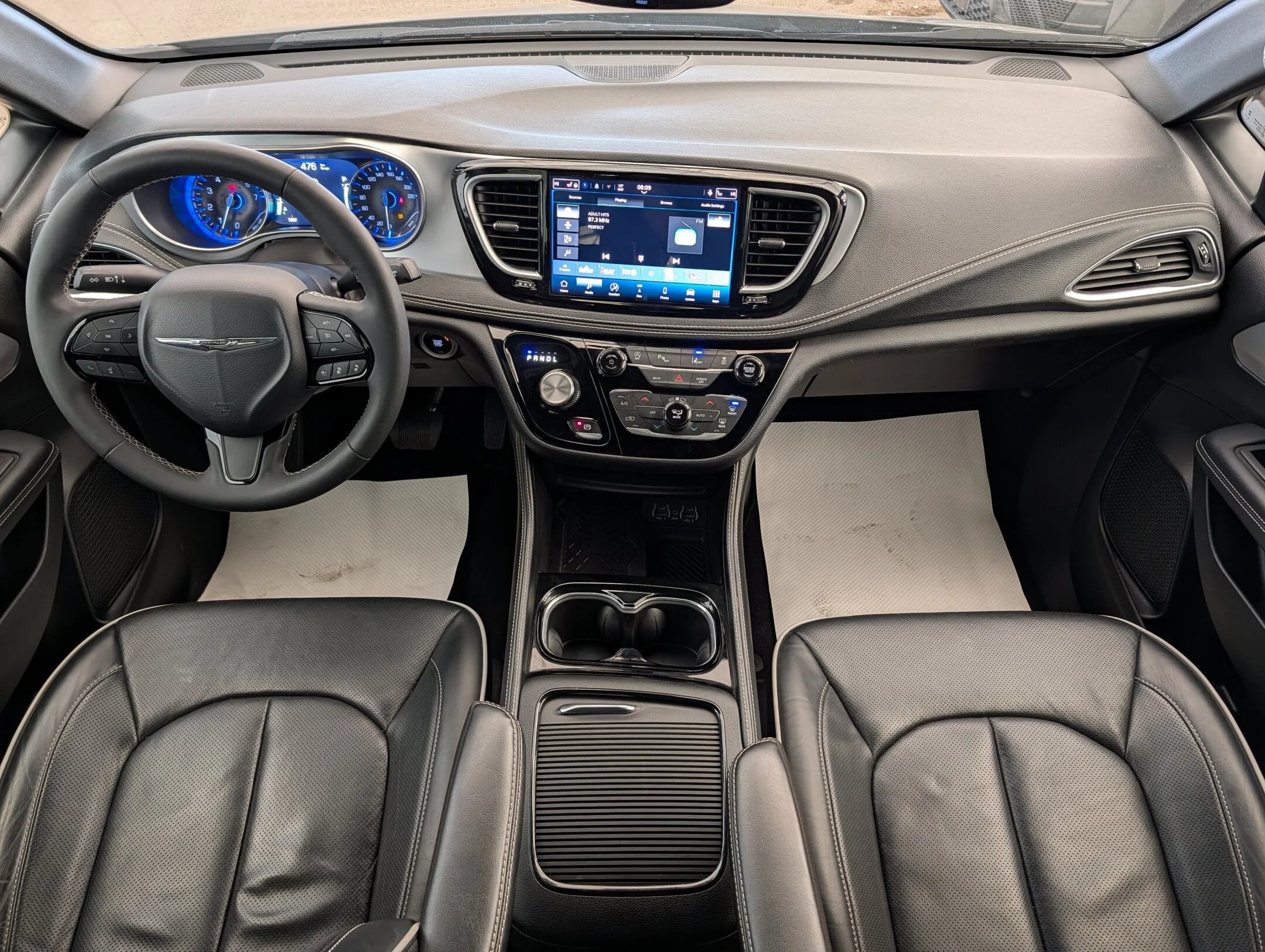 Used 2025 Grey Chrysler Limited - - FWD - Nappa Leather - Full Sunroof - Blind Spot & More! image 26