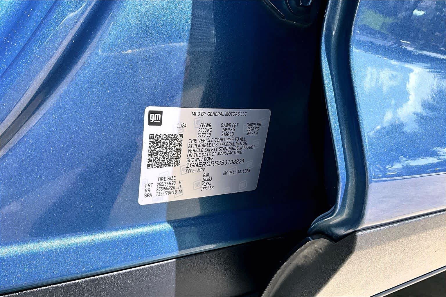 Used 2025 Lakeshore Blue Metallic Chevrolet FWD LT image 34