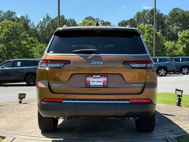 New 2026 Copper Shino Metallic Clear-Coat Exterior Paint Jeep Limited image 6
