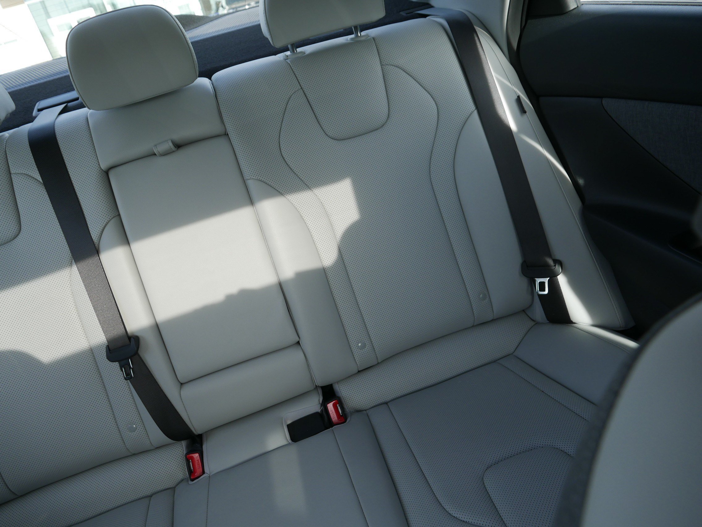 2026 Hyundai Elantra Limited - Photo 14