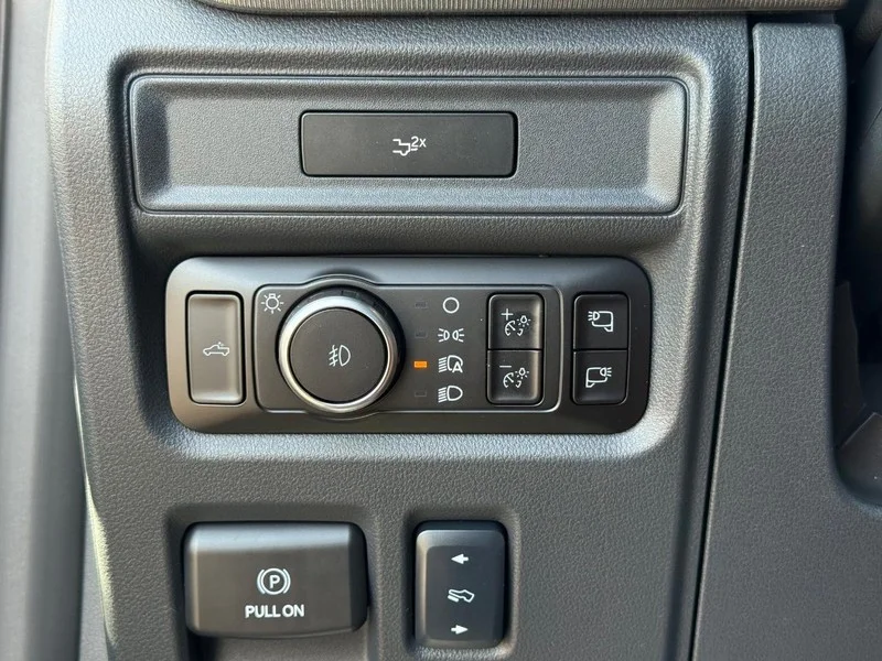 New 2026 Avalanche Ford LARIAT 4WD SuperCrew 5.5