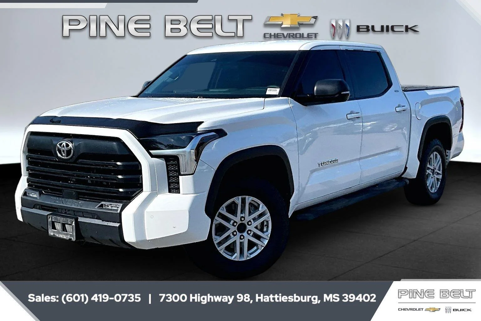 Used 2023 White Toyota SR5 image 11