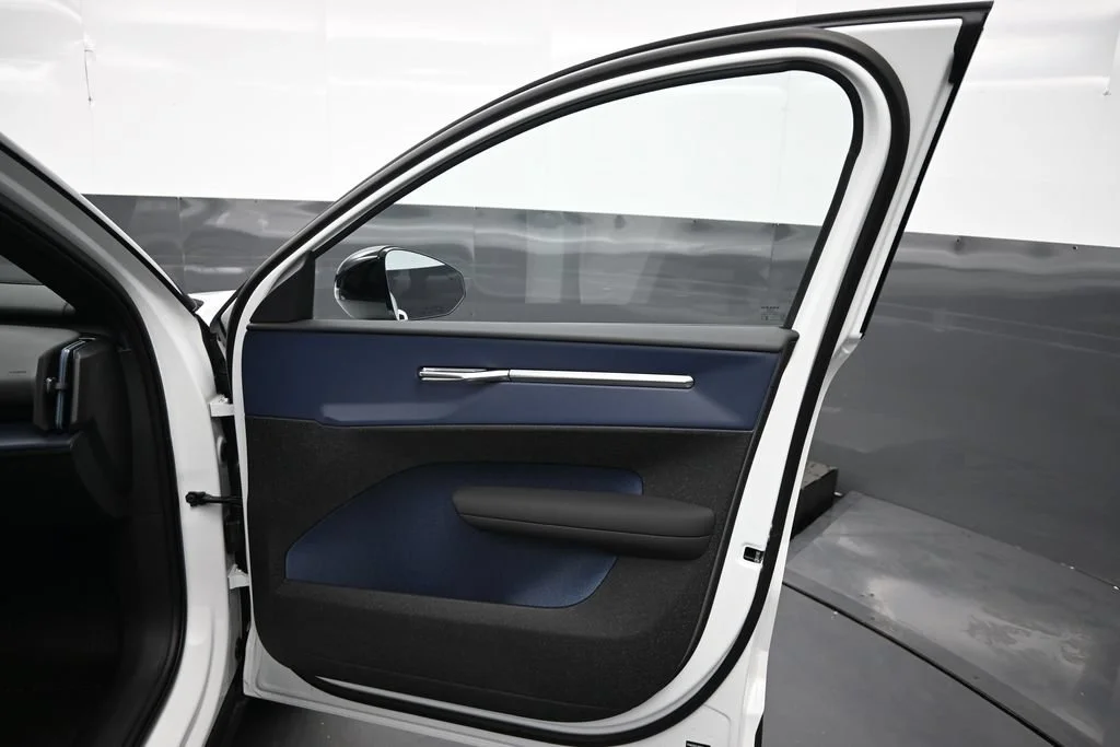 New 2026 White Volvo Twin Motor Performance Ultra image 17