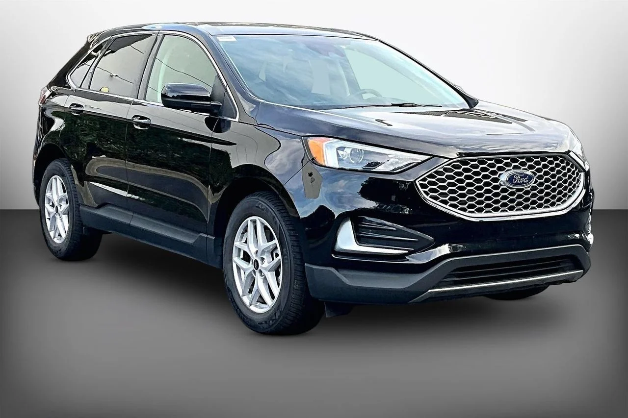 Certified Used 2024 Black Ford SEL image 1