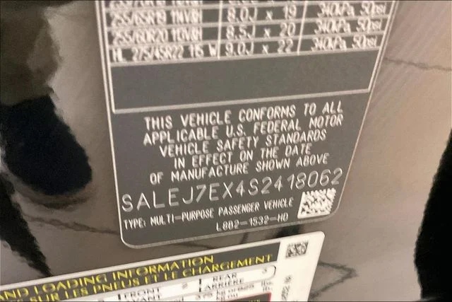 Used 2025 Black Land Rover S image 24