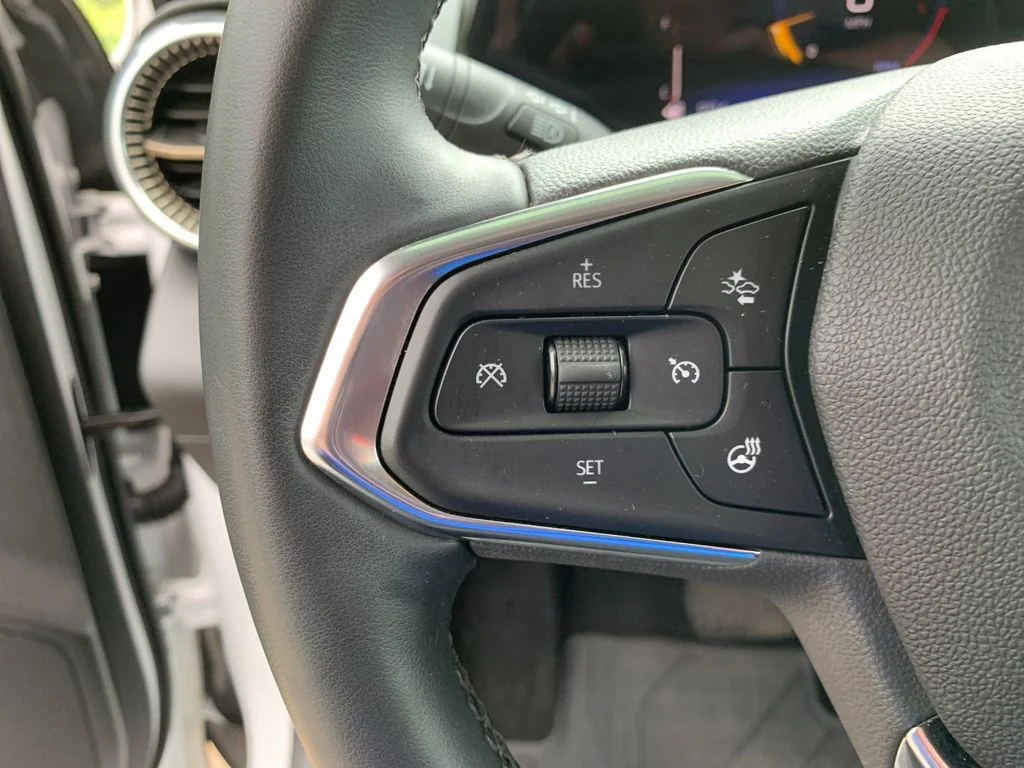 Used 2024 White Chevrolet ACTIV image 29