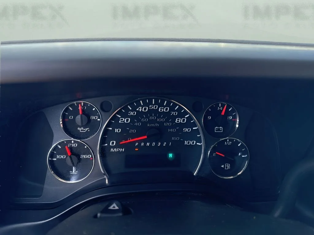 Used 2011 SUMMIT WHITE Chevrolet  image 19