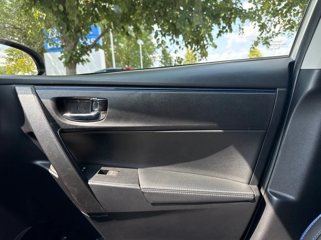 Used 2019 Silver Toyota SE image 65