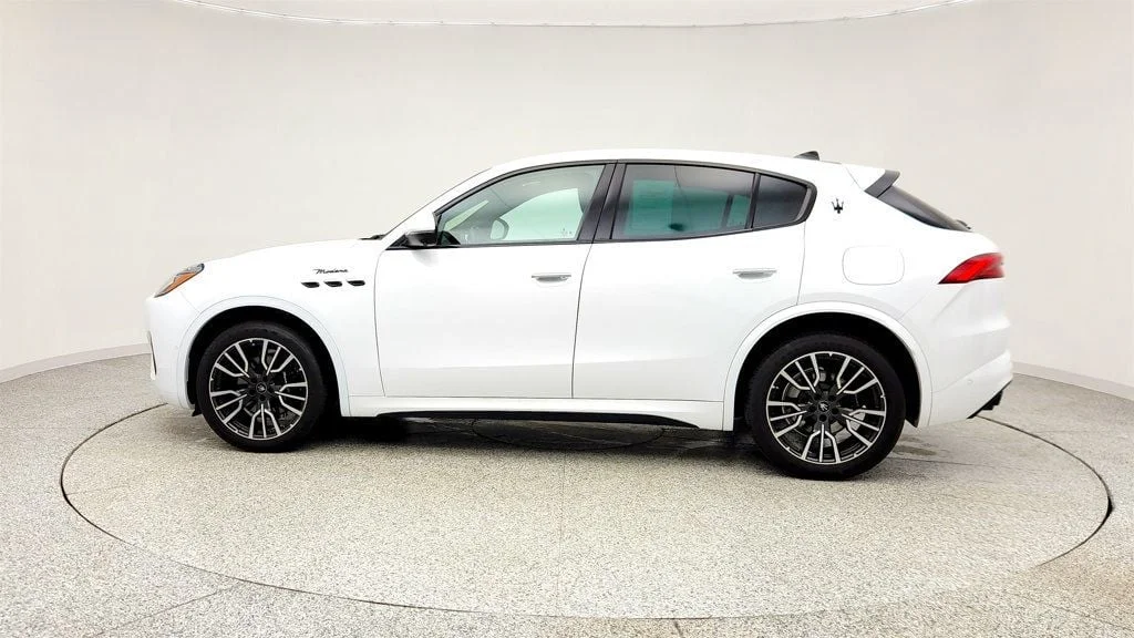 Used 2023 Bianco Maserati Modena AWD image 8