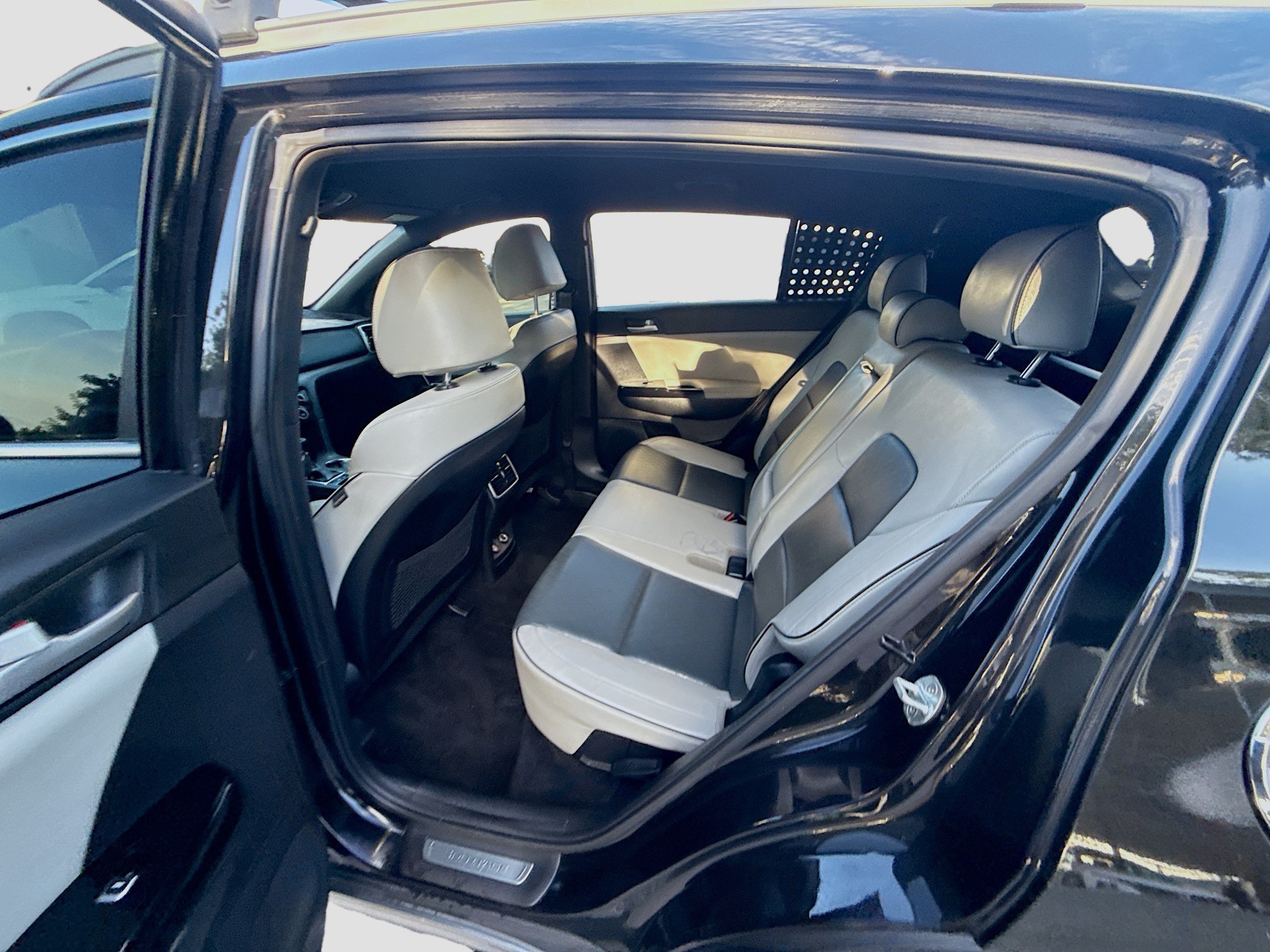 Used 2018 Black Cherry Kia EX image 21