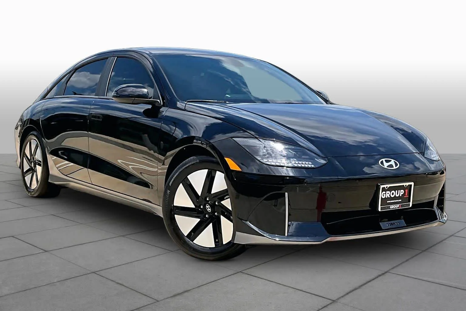 Used 2024 Hyundai IONIQ 6 SE with VIN KMHM24AA9RA070674 for sale in Houston, TX