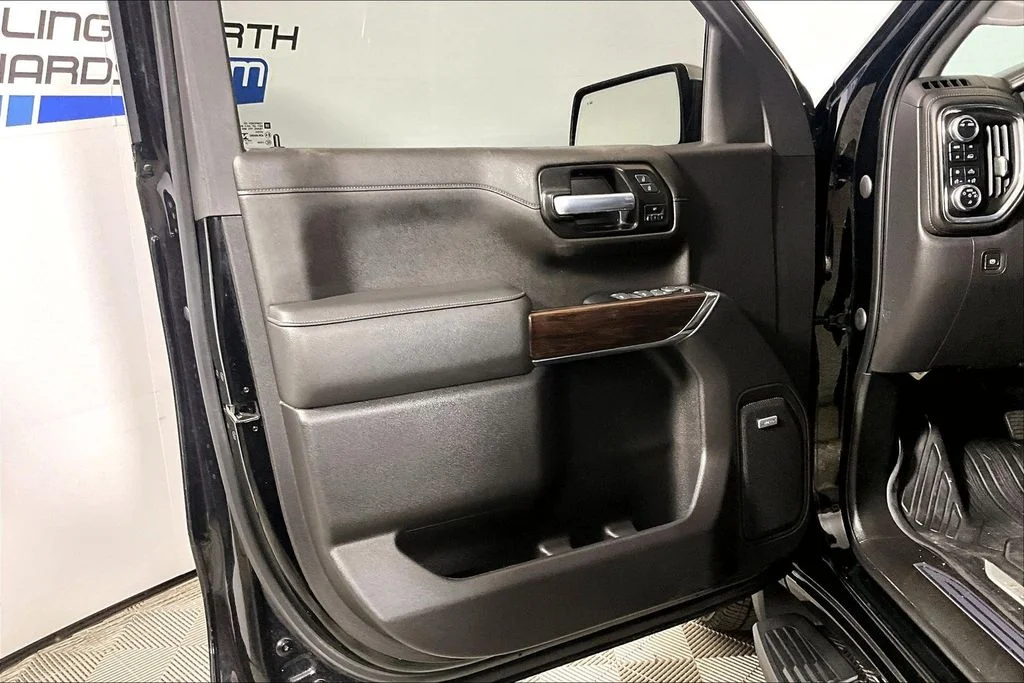 Certified Used 2022 Onyx Black GMC SLT image 18