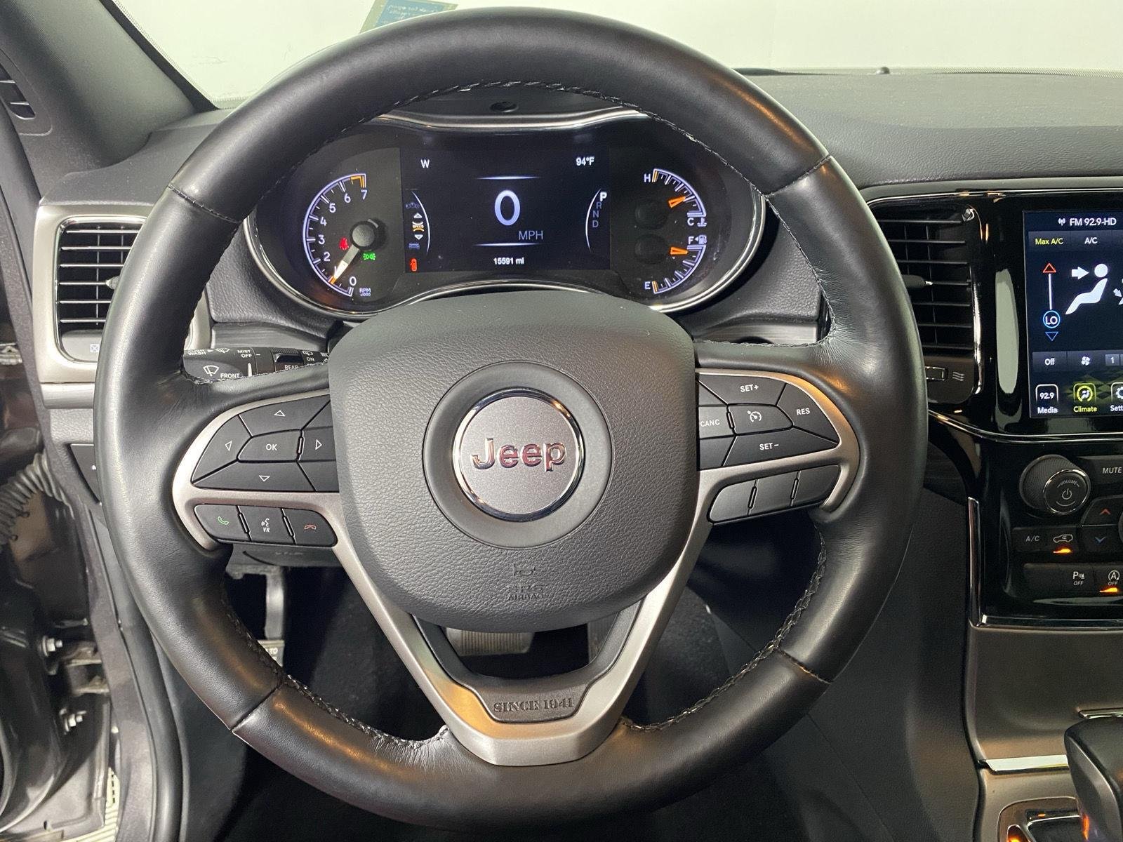 Used 2020 Granite Crystal Metallic Clearcoat Jeep Altitude image 14
