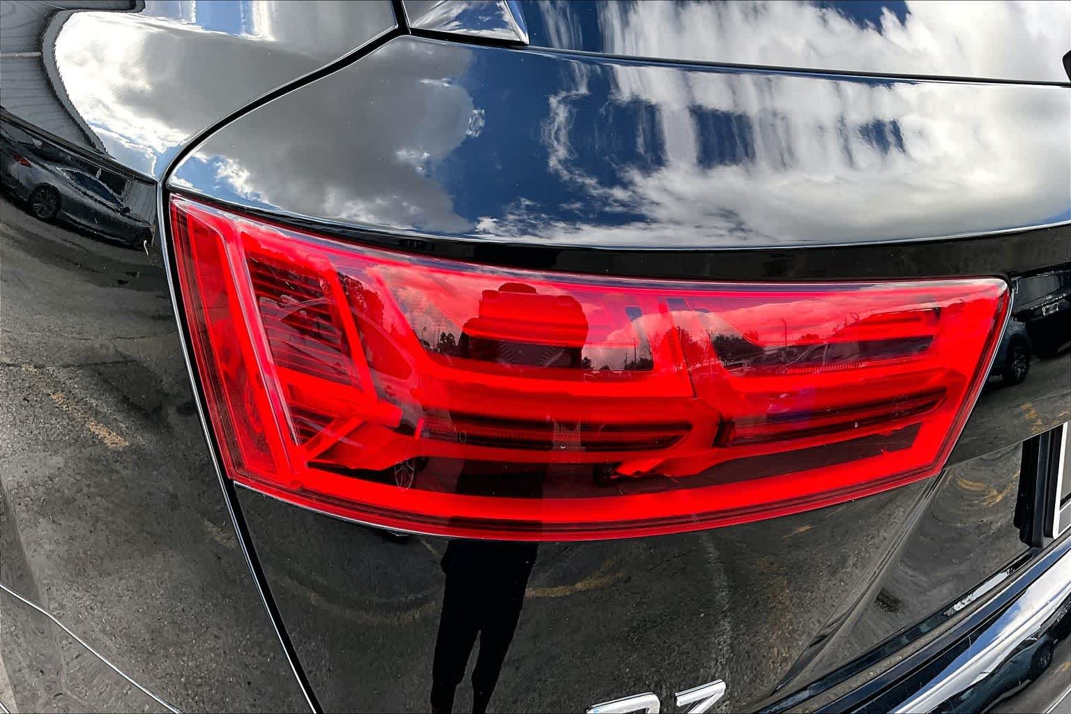 Used 2018 Orca Black Metallic Audi Premium image 28