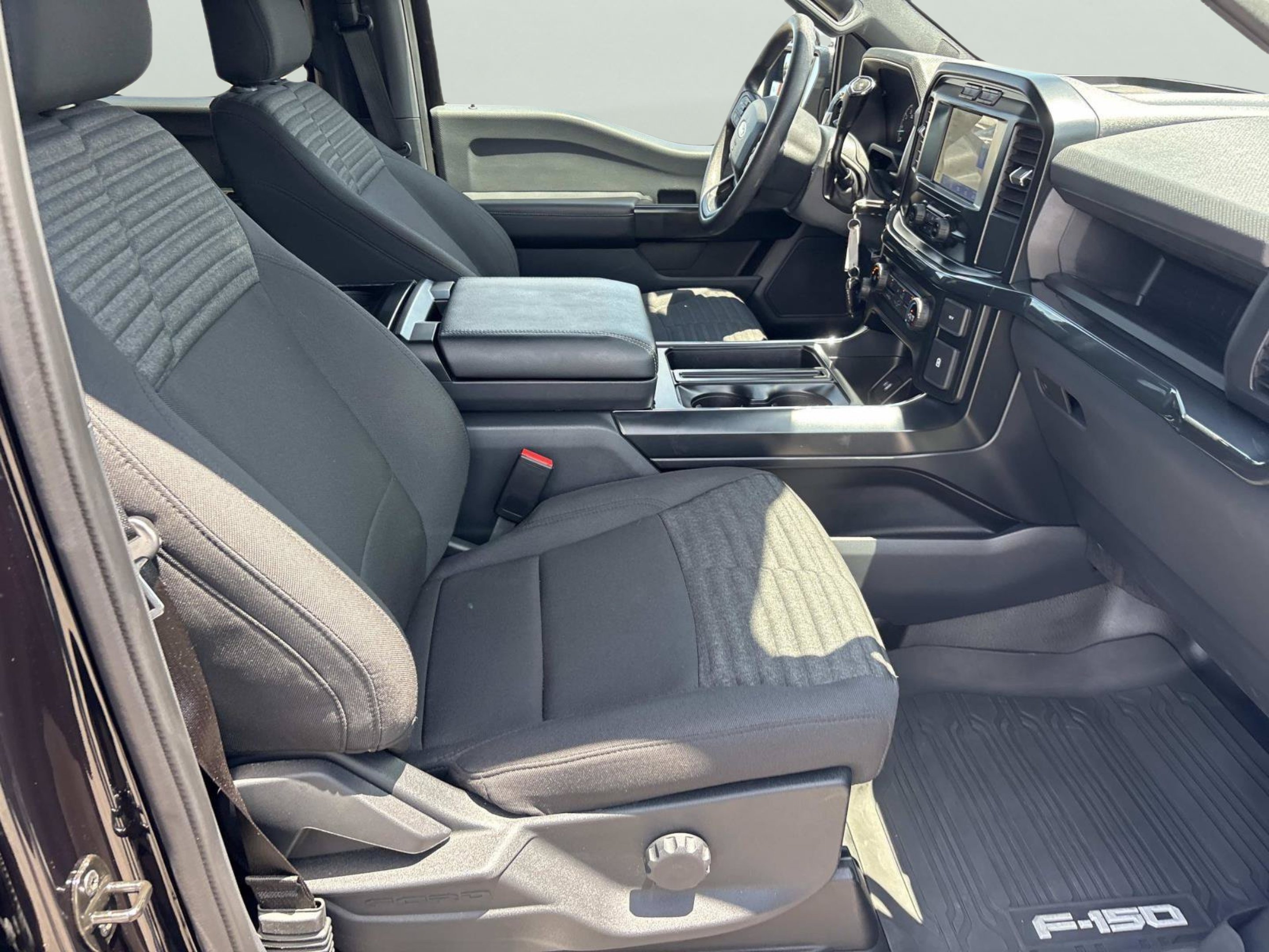 Used 2022 Black Metallic Ford XL image 19