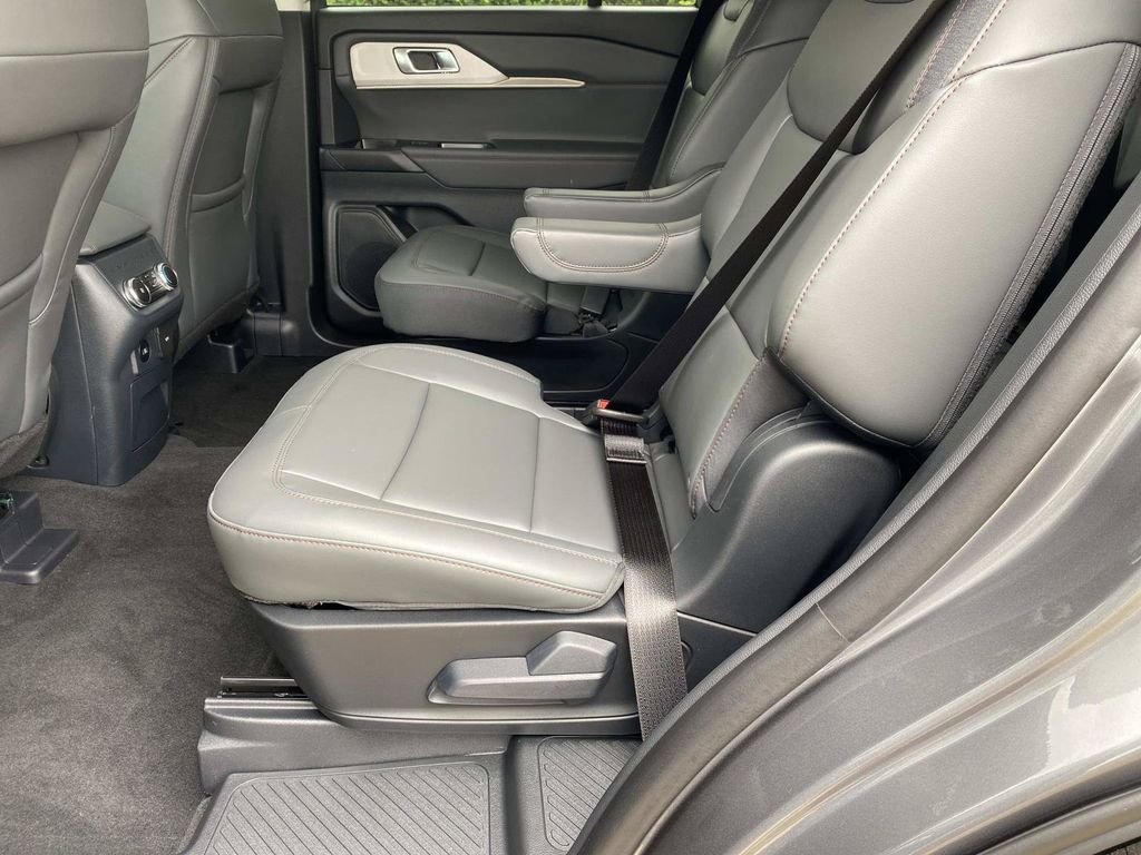 New 2026 Carbonized Gray Metallic Ford Active image 10