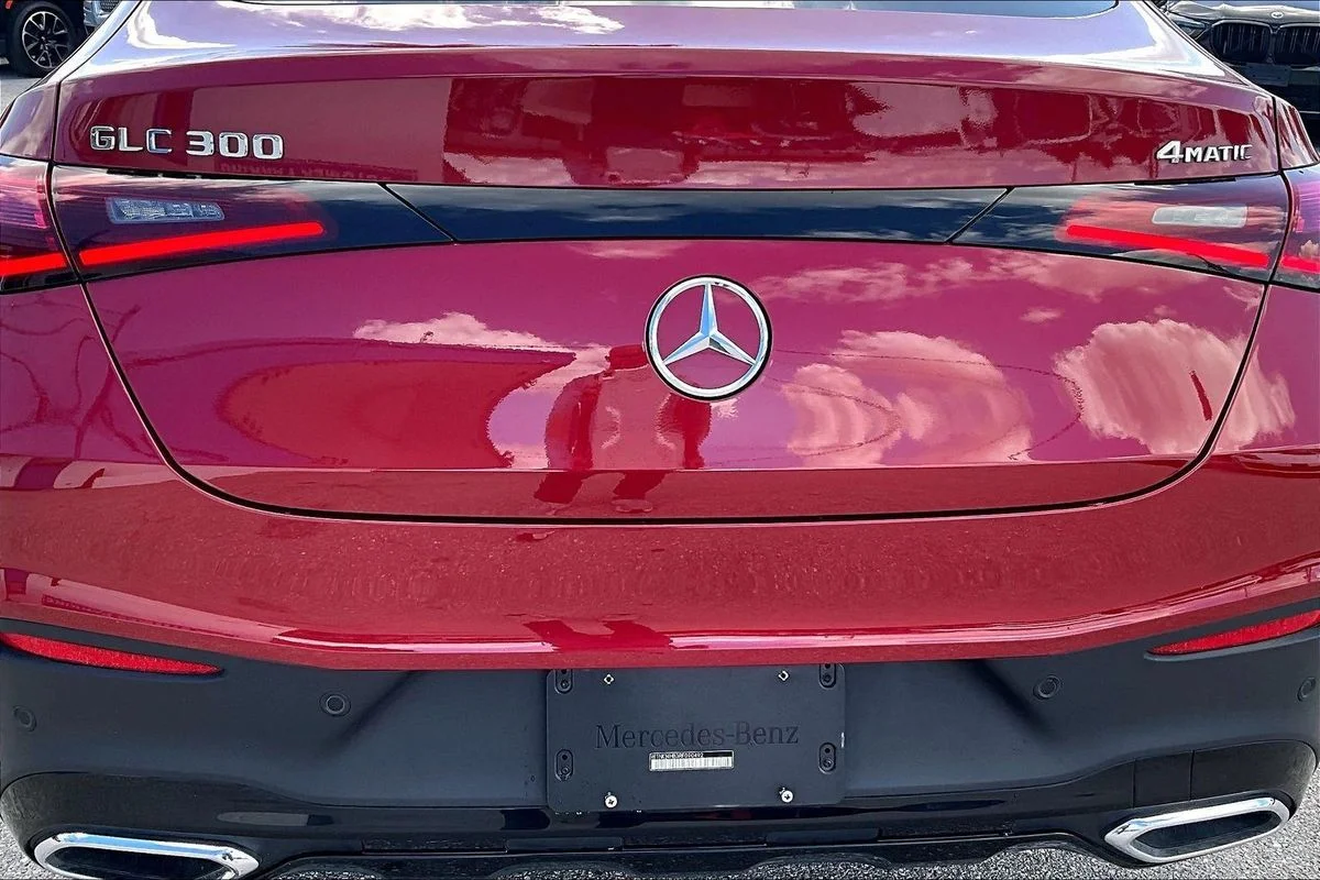 Used 2024  Mercedes-Benz 4MATIC® Coupe image 24