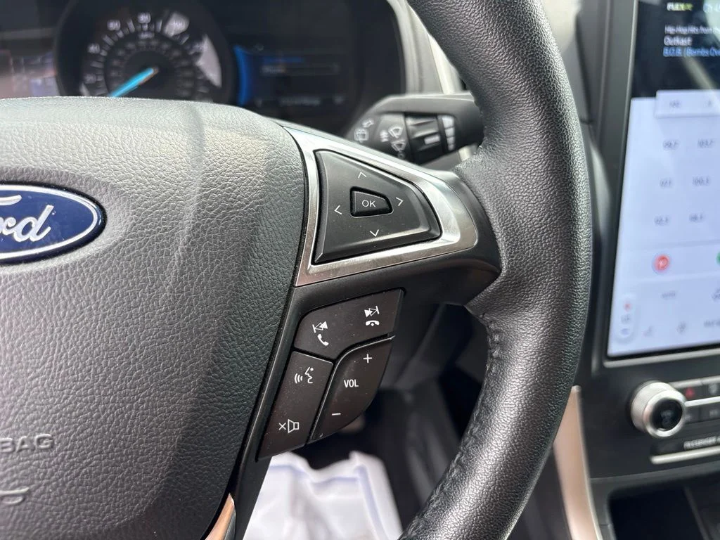 Used 2024 Agate Black Metallic Ford SEL image 16