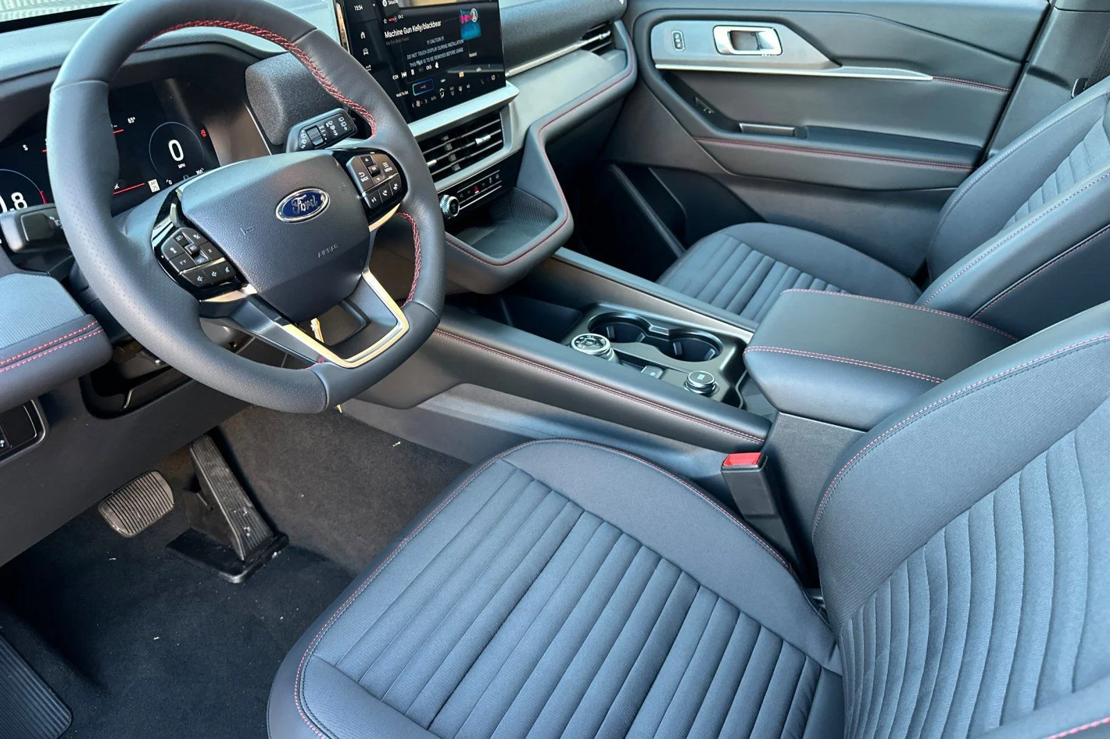 New 2026 Carbonized Gray Metallic Ford ST-Line image 7