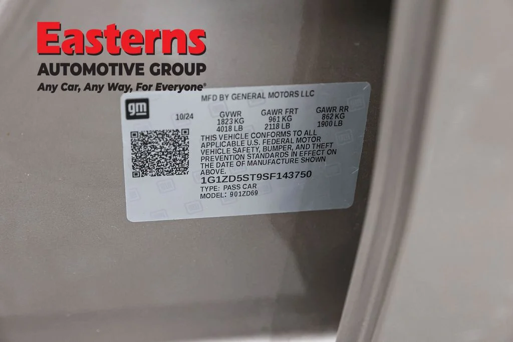 Used 2025 Gray Chevrolet LT image 35